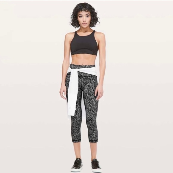 Lululemon Wunder Under Crop (High-Rise) *21" - Picture 5 of 12